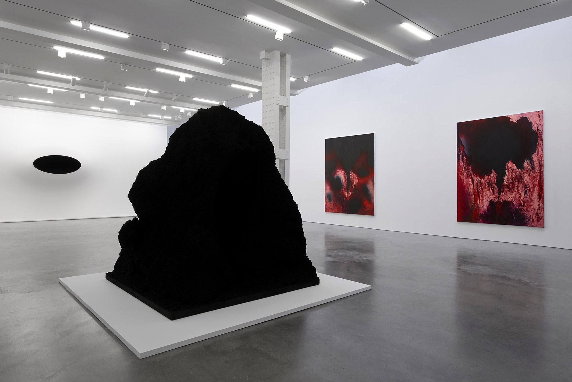Anish Kapoor, Lisson Gallery, New York, 2023.