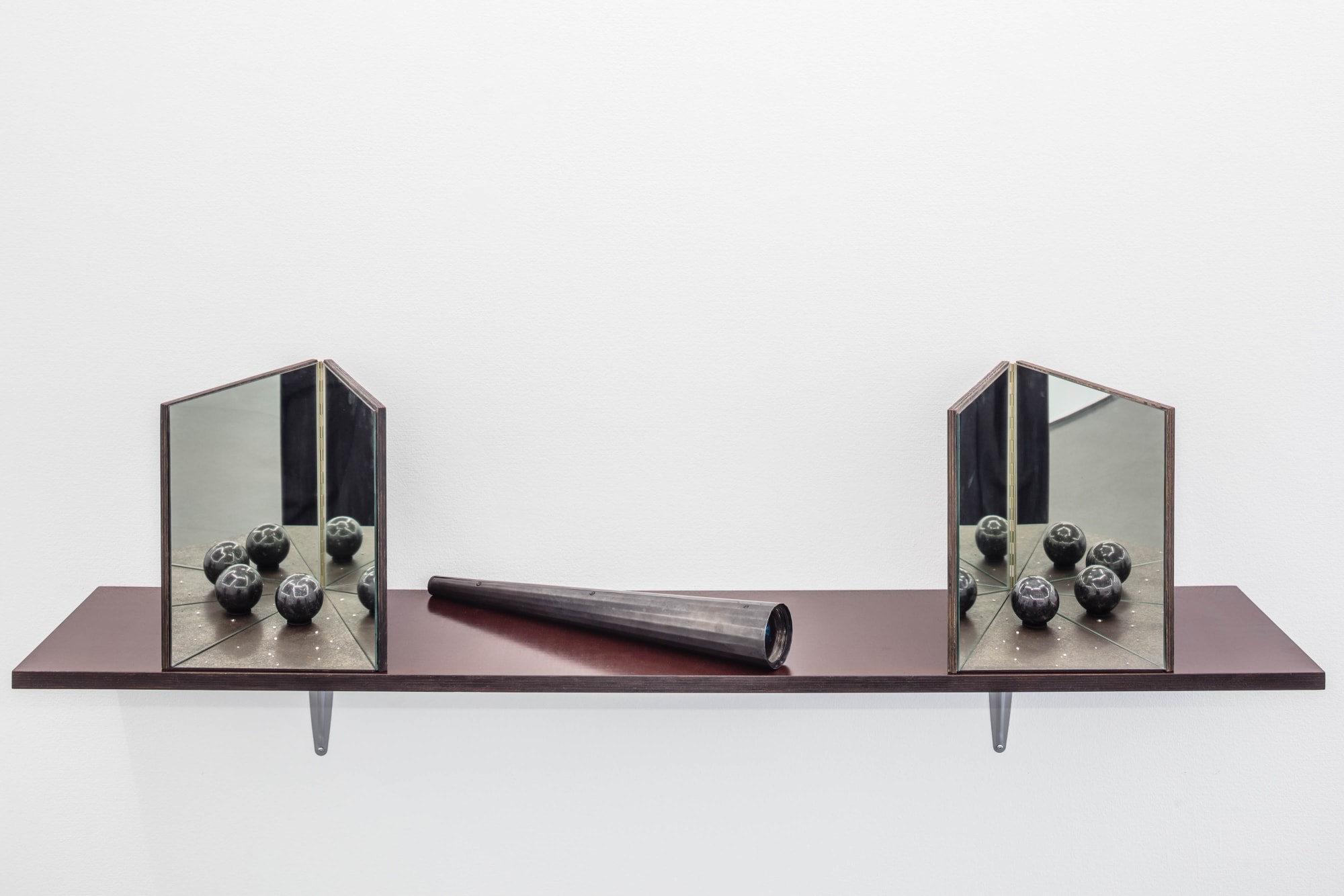 Installation view, Ebba Matz, 8 minutes 20 seconds, 2017. Photo: Jean-Baptiste Béranger