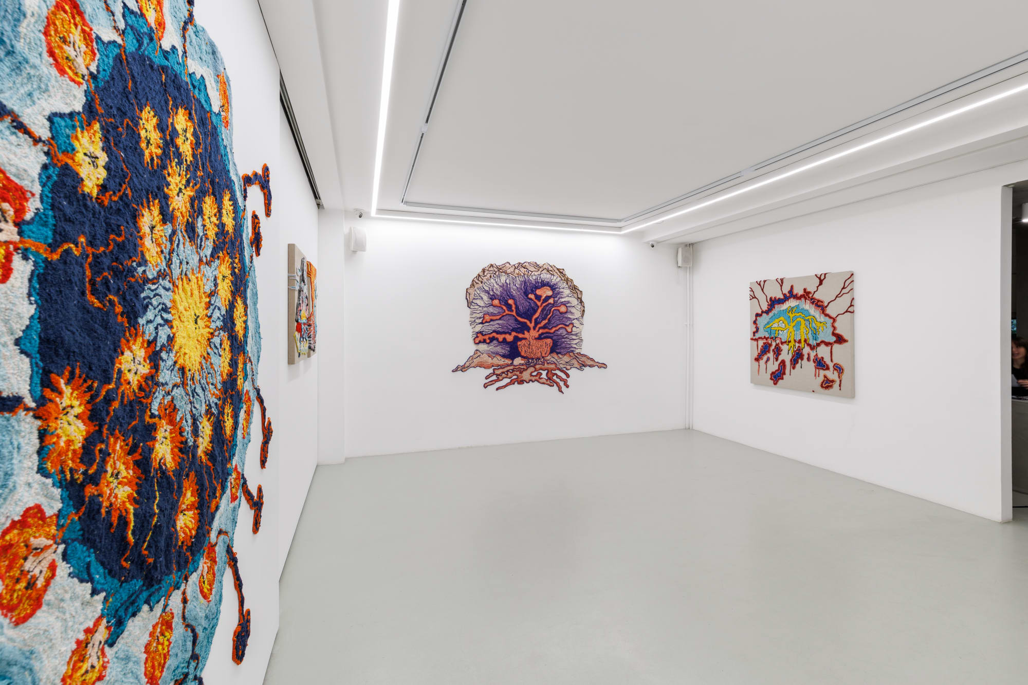 Brankica Zilovic, vue de l'exposition "Eruptive Worlds", 2024. Solo Show, Novembar Gallery, Belgrade. © Marijana Jankovic