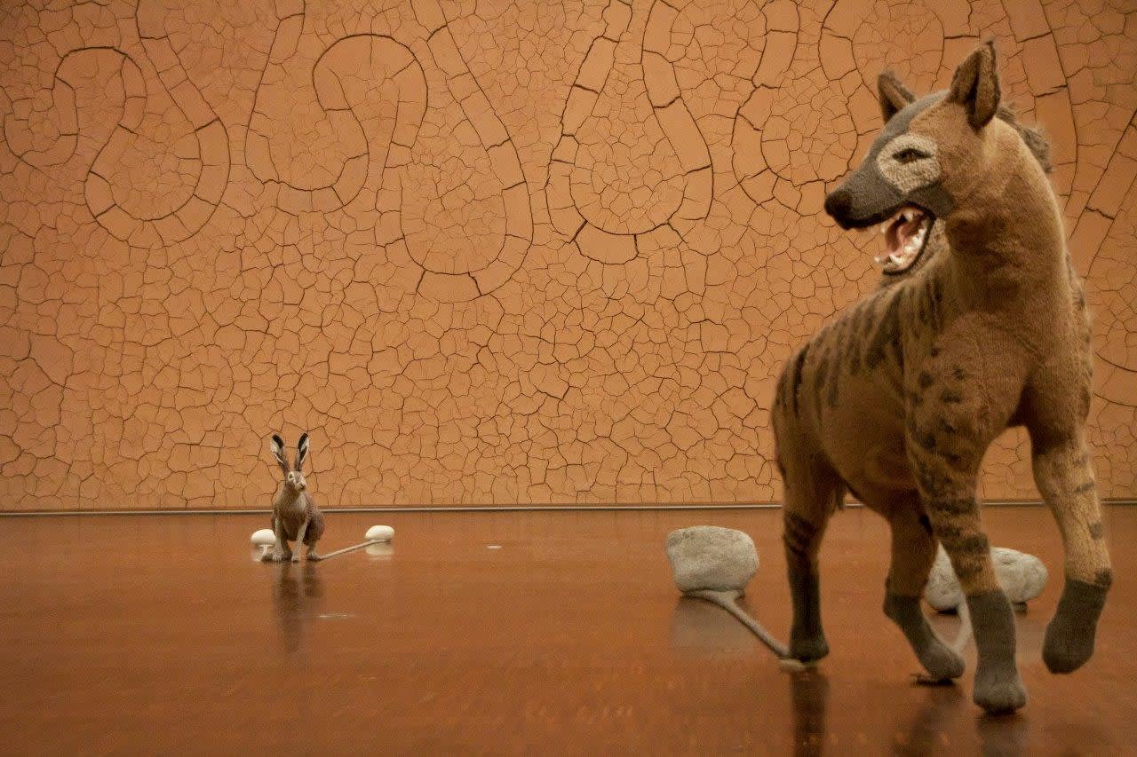 La Fin du XXIe siècle, 2017 Installation, laine, pierres, verre