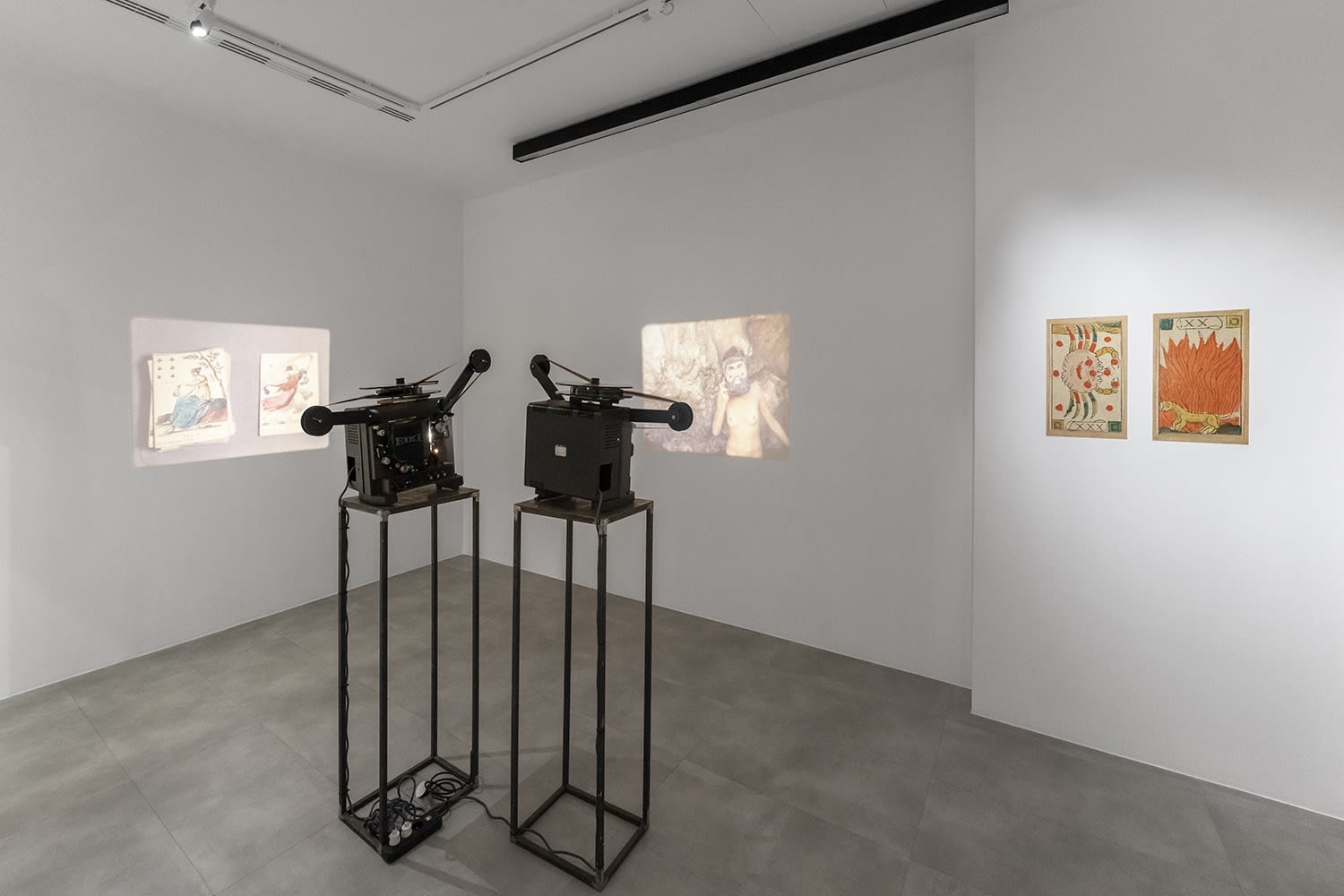 Vue de l'exposition Nous qui desirons sans fin, Drawing Lab, 2023 © Nicolas Brasseur