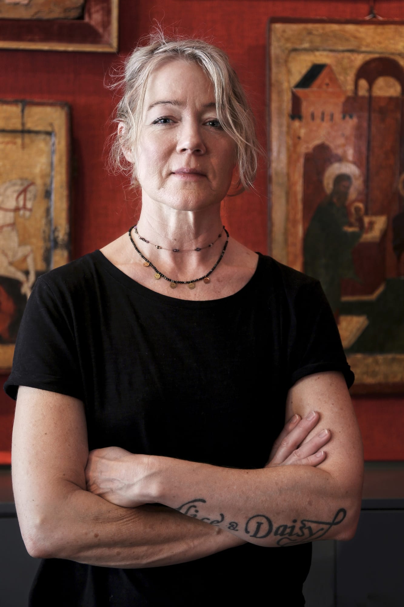 Lucy Temple Lucy joined the gallery in 2009, she oversees logistics and the packing department. Apart from her work at the gallery, she is also a successful artist. She was taught by Keith Critchlow at the Prince’s Foundation School of Traditional Arts where she completed her MA. She specialises in painting patterns mostly from ancient Islamic design, bringing to them her unique sense of colour.