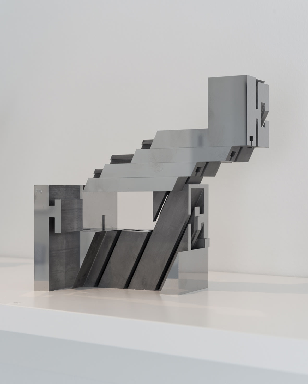 Helmuth Gsöllpointner. Variable Objekte und Stabräume