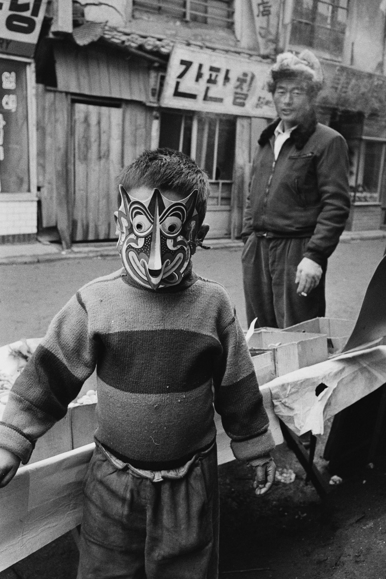 서울 Seoul, Korea 1956-1963, Toned Gelatin Silver Print, Paper Size 50.8×40.6cm(20×16inch) Image Size 45×30cm(18×12inch), 2021 ©Han Youngsoo Foundation