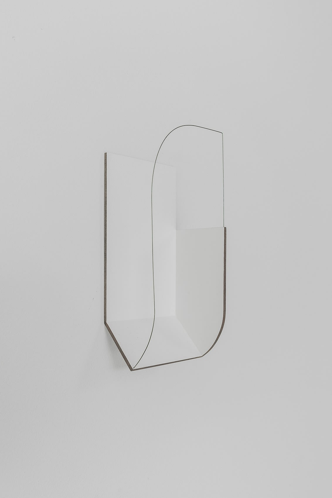 오종 Jong Oh, Folding Drawing #29, Wood panel, paint, metal rod, 18.5 x 7.6 x 6cm, 2020