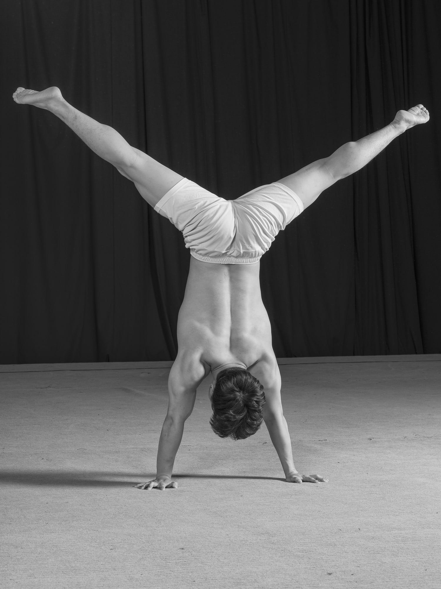 Glider FE I, archival pigment print, 147x110cm, 2019