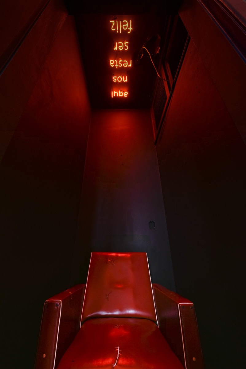 Exhibition view. Nos Resta Ser Feliz (We Can Only Be Happy). SOMA Gallery, 2022. Photo: Kraw Penas.