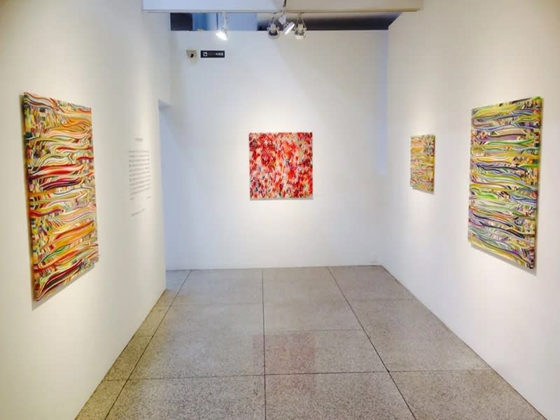 강진식 : 색과 결정의 연대기