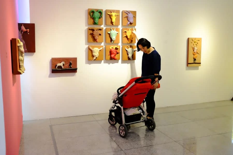 한선현 : 빨강 코 파랑 염소