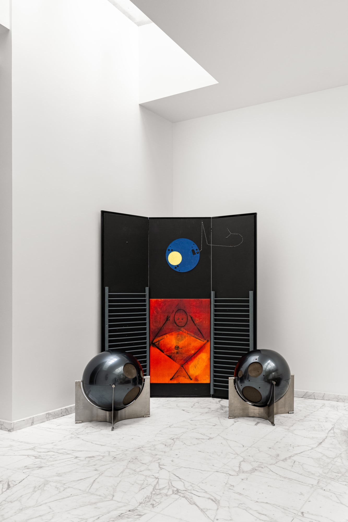 Alain Carré, Pair of speakers Max Ernst, Screen from the "Cage-Bed"