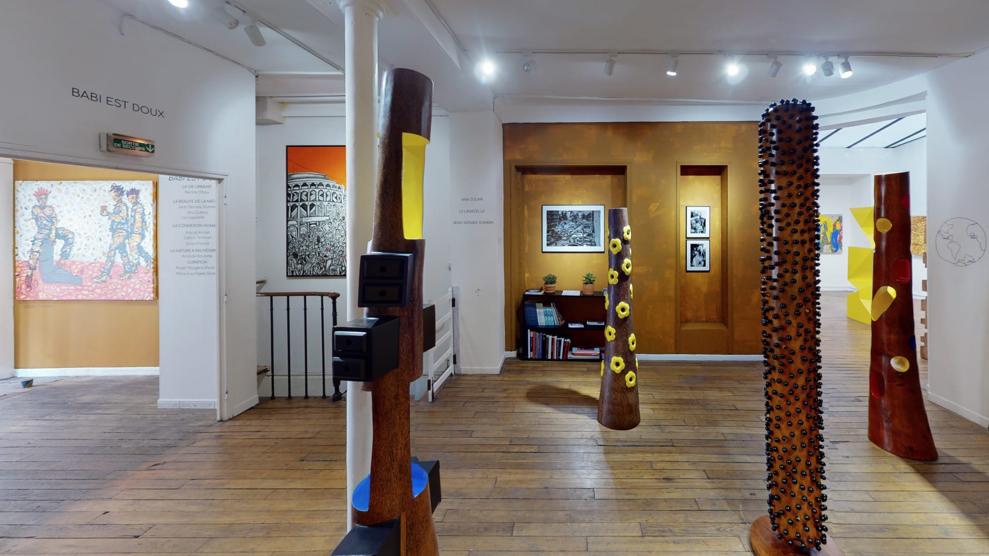 Jean Servais Somian ; view of the exhibition "Babi est Doux". Photo ©Ussi'n.