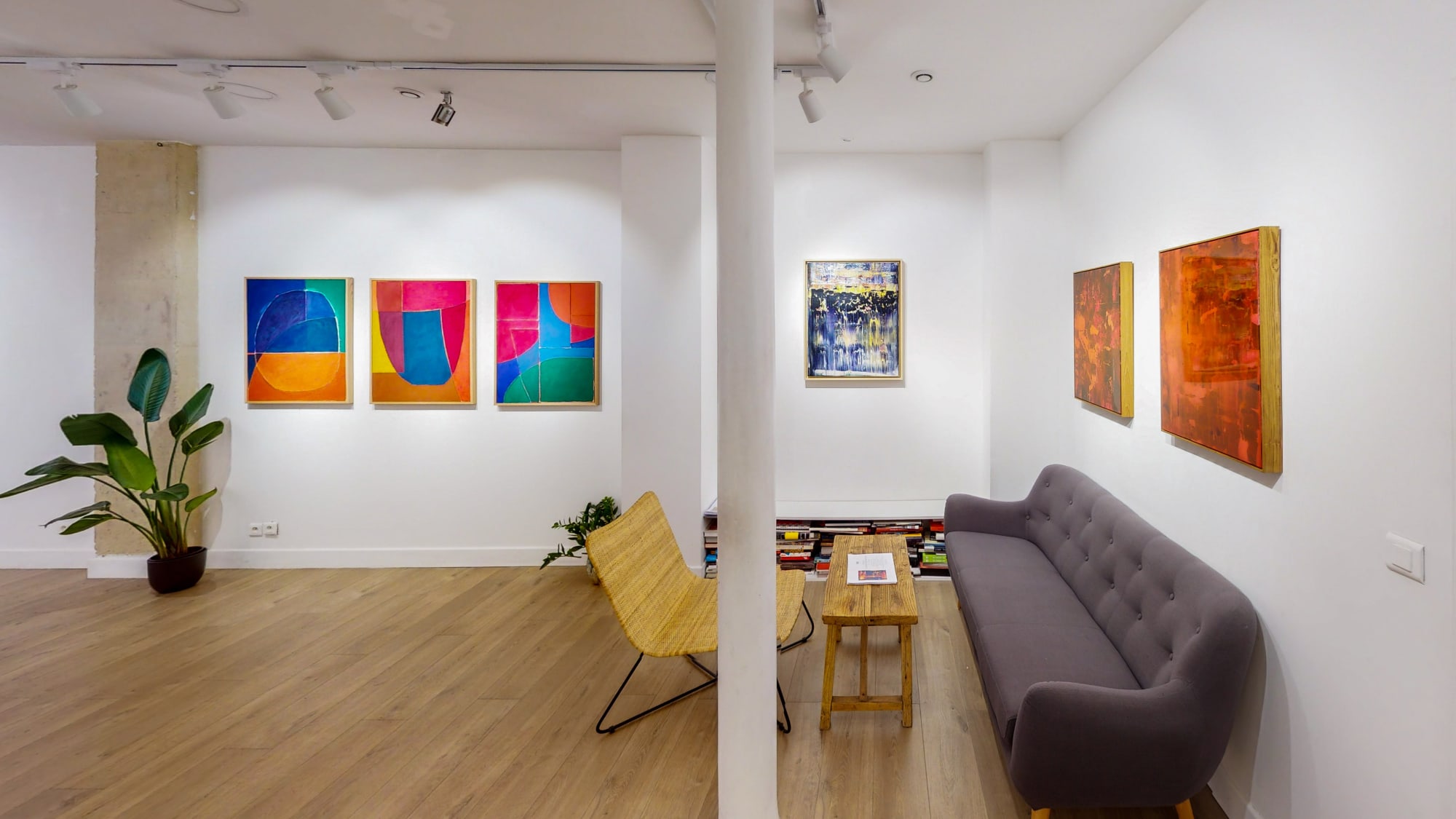 View of the exhibition " Colors of Abstraction ". Photo ©Ussi'n.