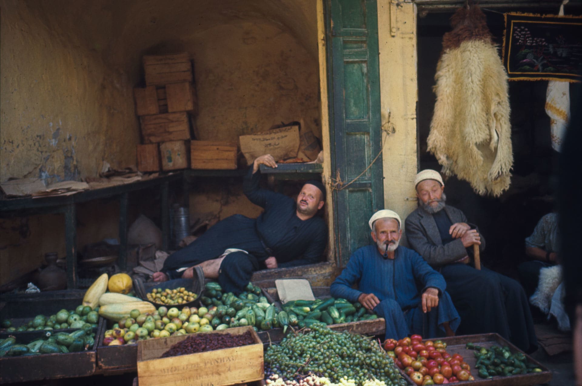 Market, Hebron, WEST BANK, 1972 BAM1972000K021(W00973)