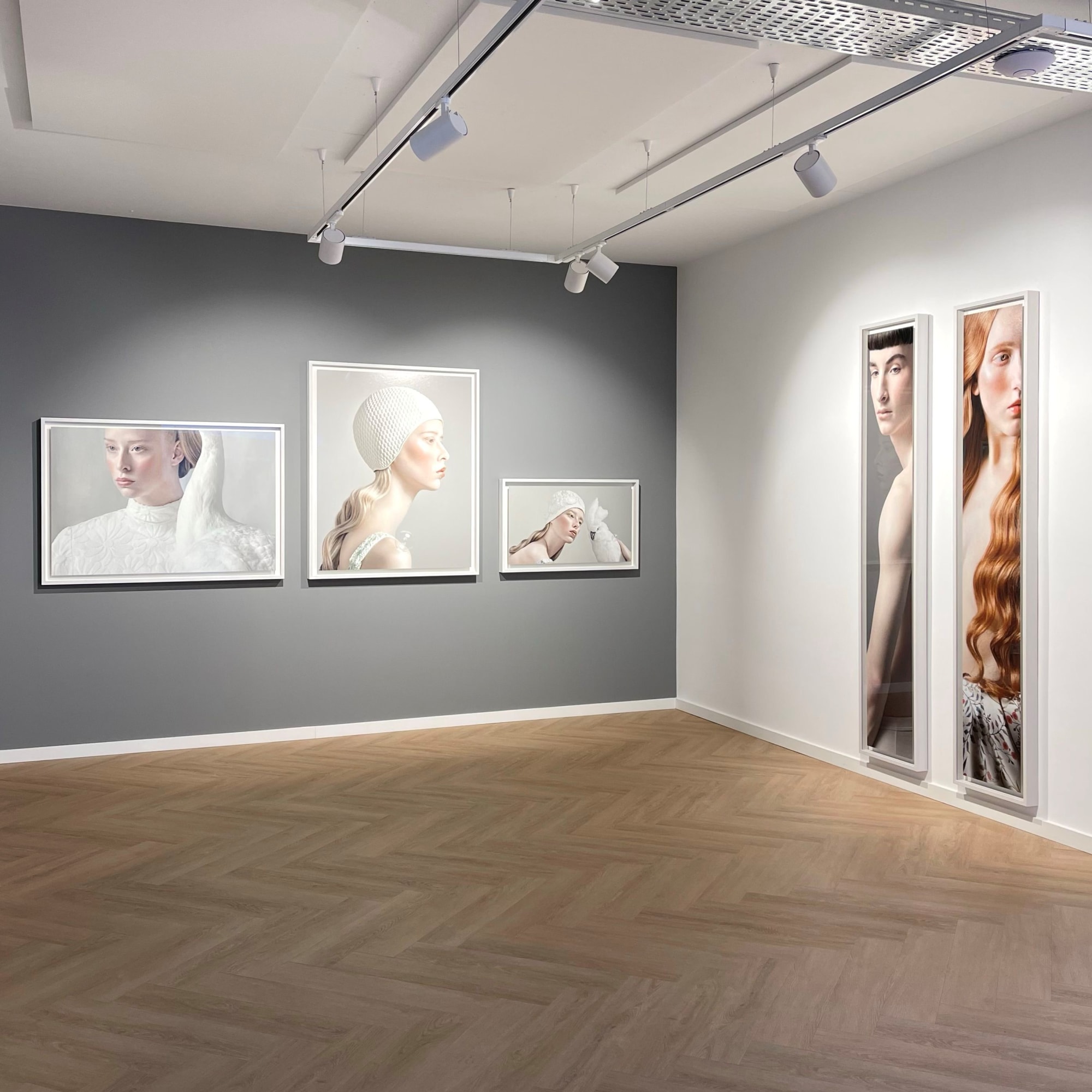 PORCELAIN & FEATHERS // Gemmy Woud-Binnendijk