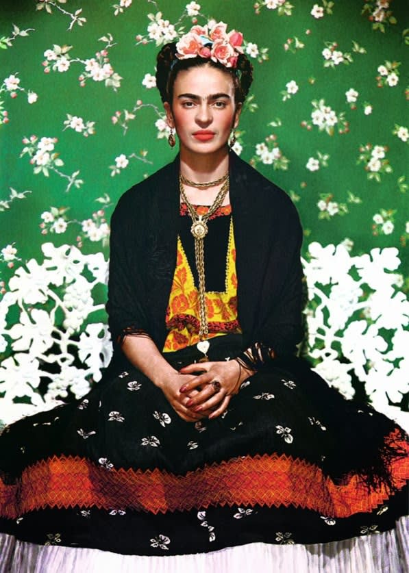 Frida Kahlo on Bench © Nicholas Muray