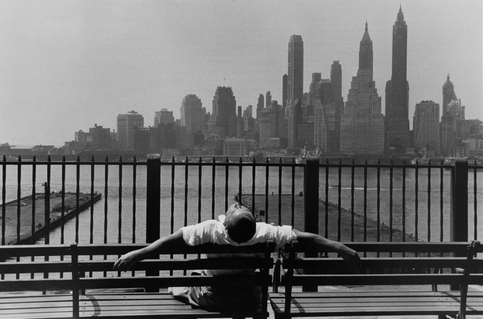 Louis Stettner, Manhattan from the Brooklyn Promenade, 1954