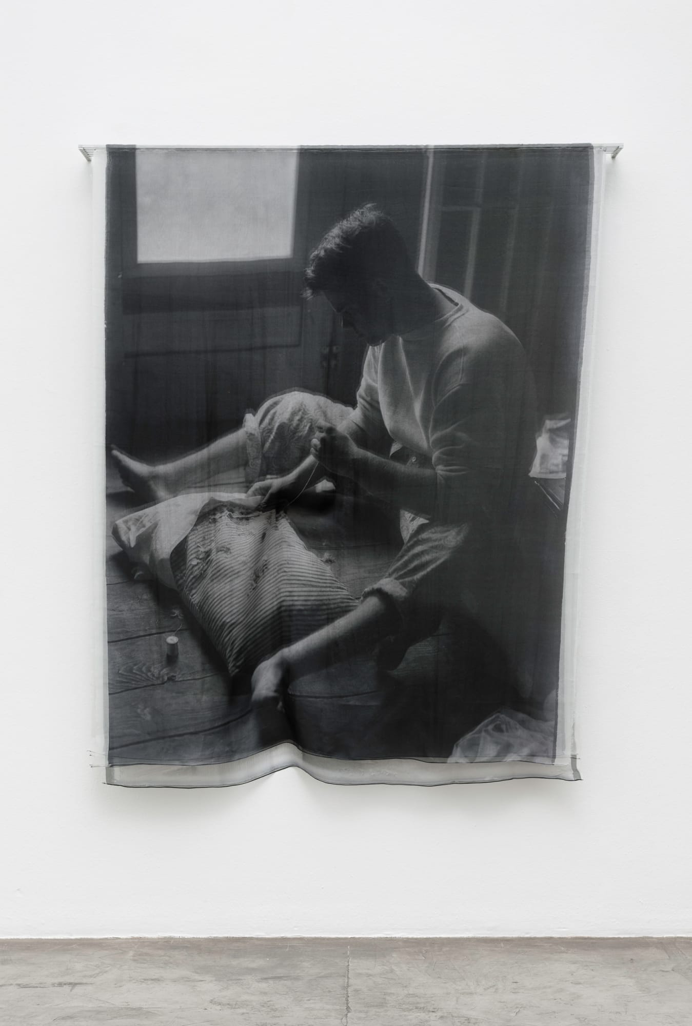 Rosângela Rennó, Untitled (costura), 2014