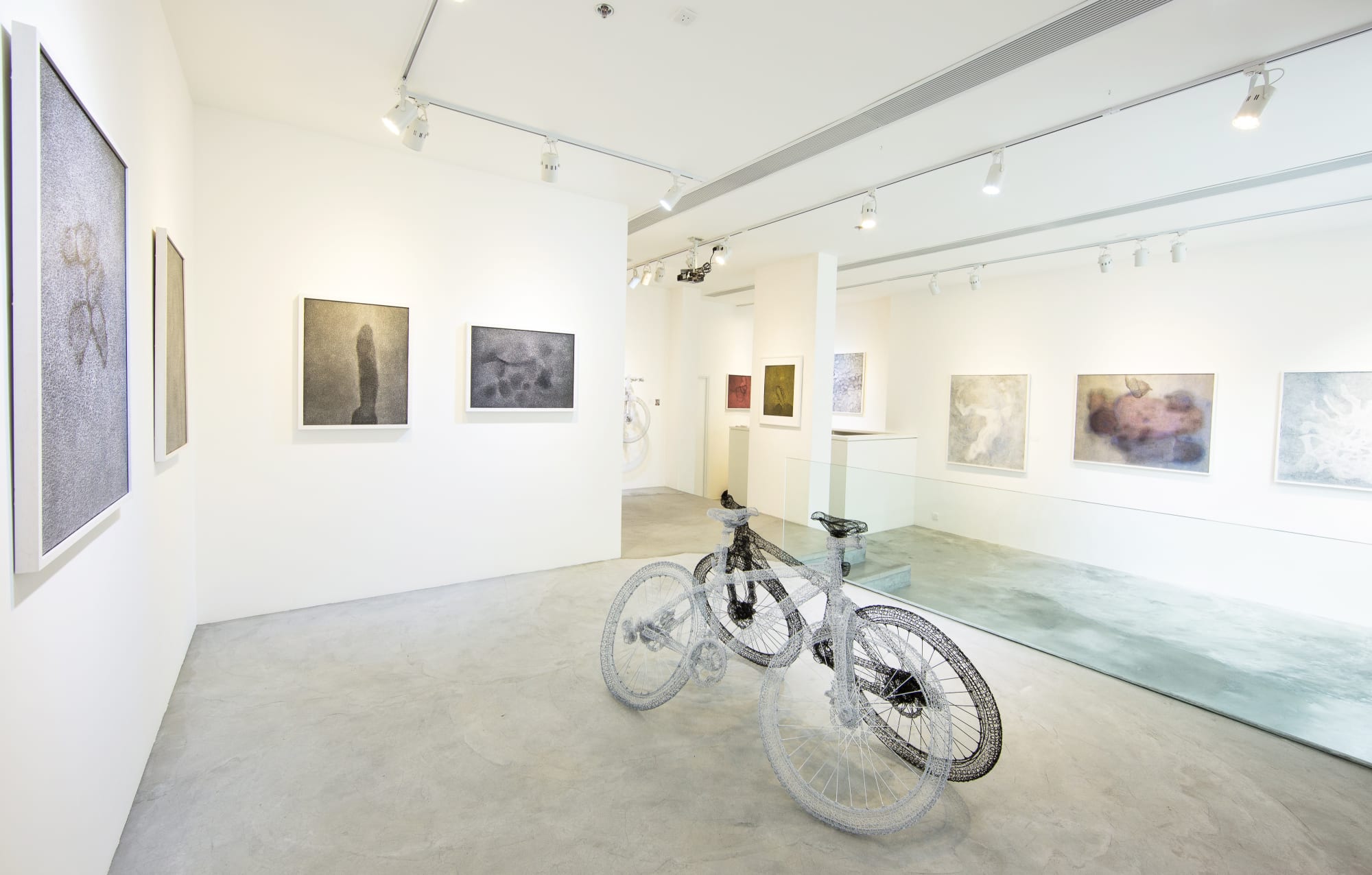 Paintings & Sculptures