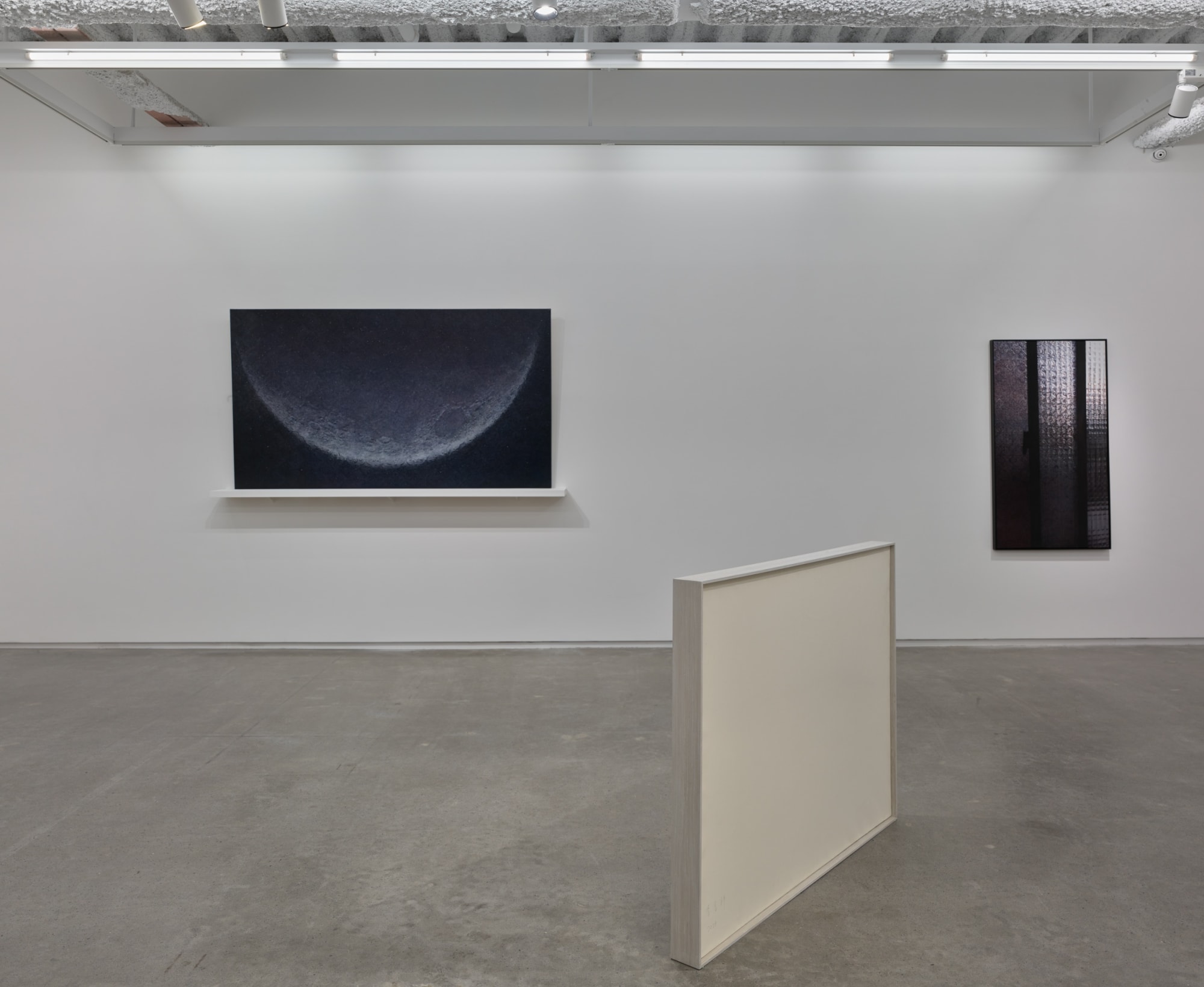 Lee ChiHsiang: White Unveiled