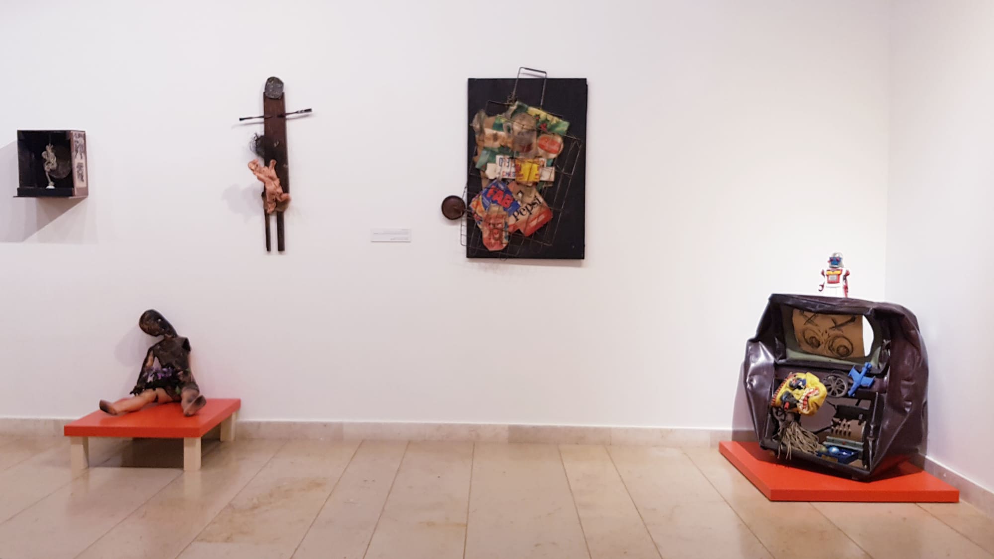 Confrontation NO!art Group