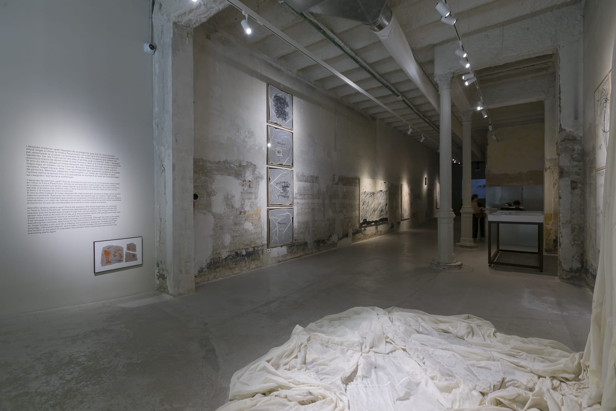 HOW TO FOLD A PARACHUTE