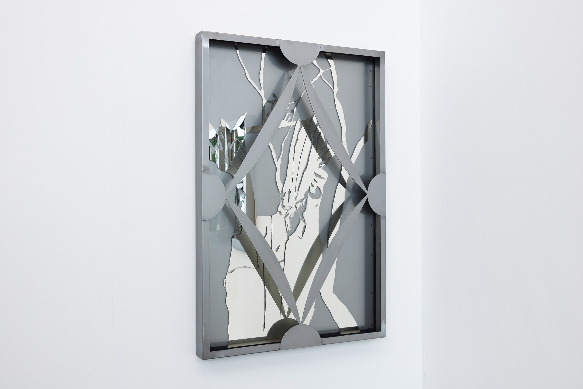 Jeunesse perdue, 2023, glass, silver nitrate and aluminum, 90 x 60 x 6 cm