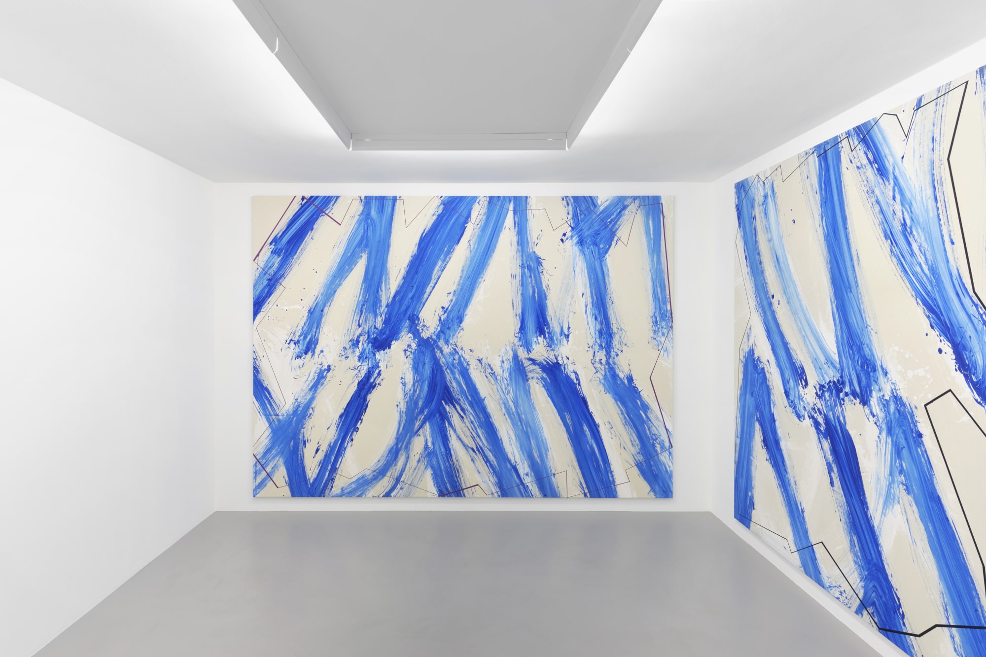 Center, GINNY, 2021, acrylic on canvas, 230 x 320 cm