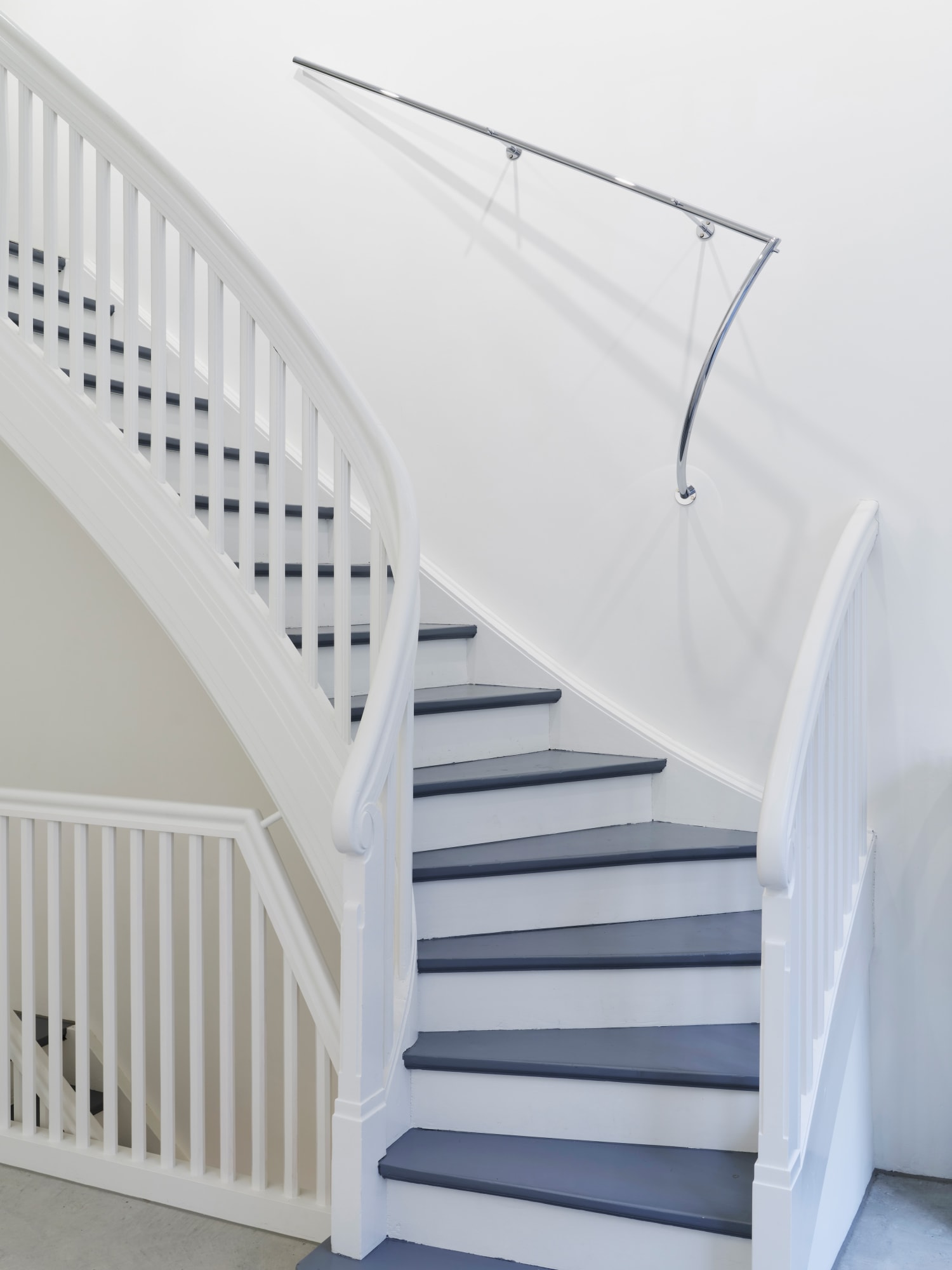 Und ihr Doppel, 2024, Stainless Steel, 183 x 25.5 x 35 cm