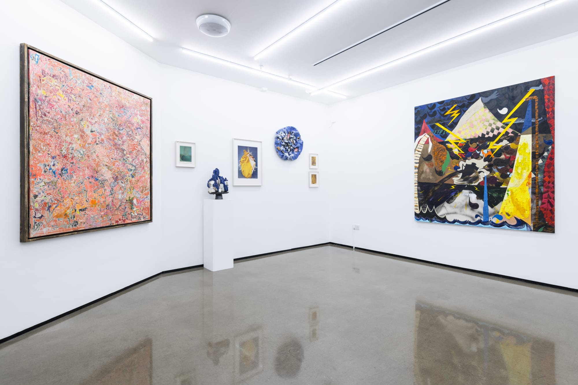 CONTEMPORARY VISIONS VIII