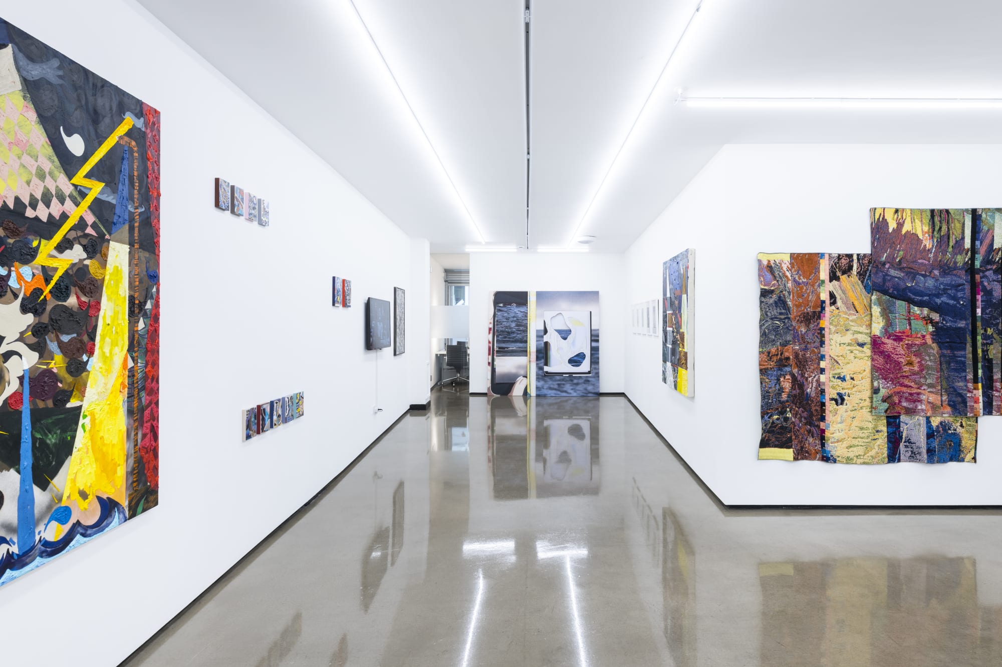 CONTEMPORARY VISIONS VIII