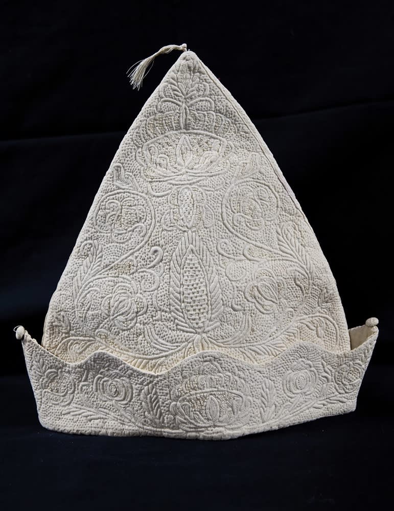 Man's cord-quilted linen undress cap probably French, ca. 1710-30 International Quilt Museum (2006.004.0002) Image © International Quilt Museum