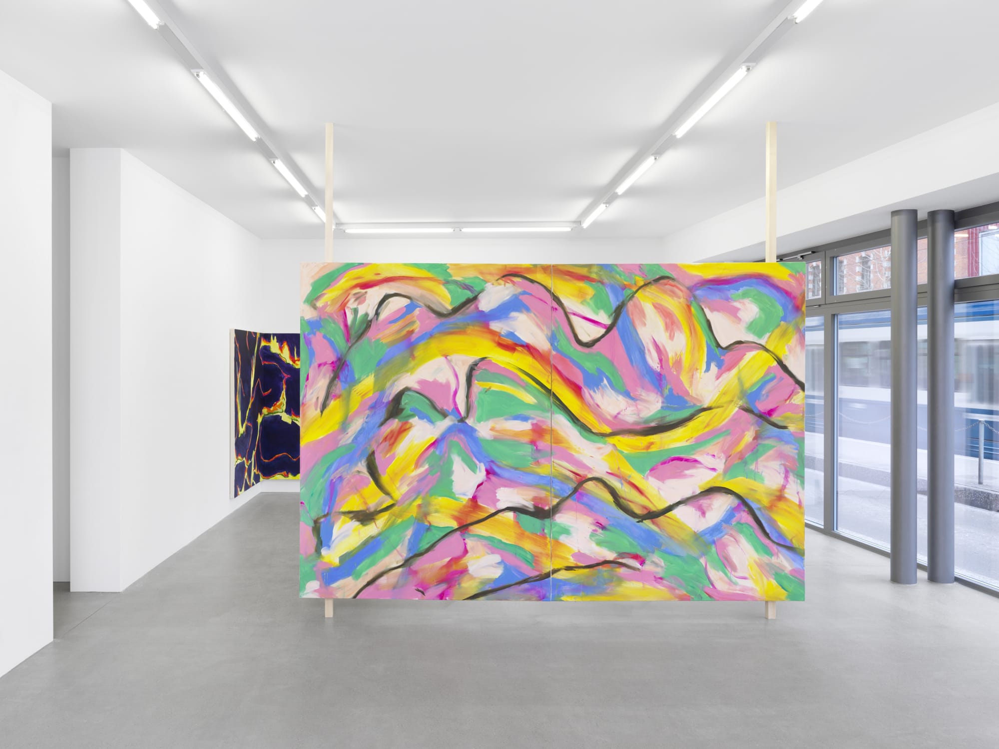 If you're looking for a straight line go to the sea