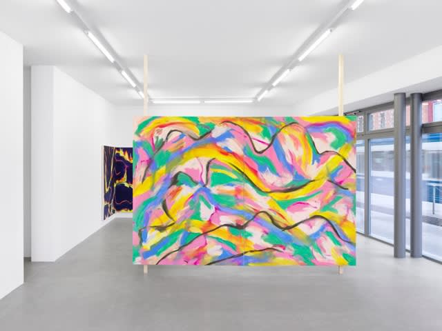 If you're looking for a straight line go to the sea