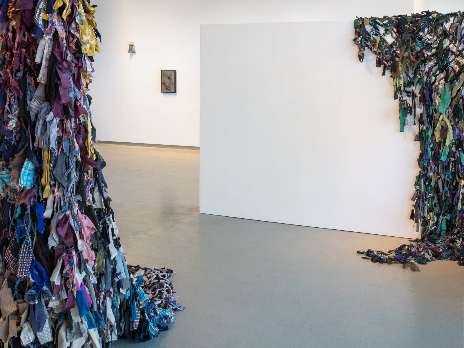 Verstrickt, Zerbröckelt