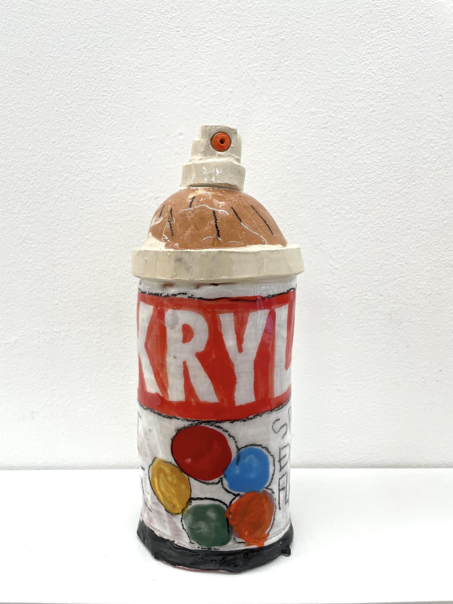 BOMBE DE PEINTURE EN CÉRAMIQUE CERAMIC SPRAY-PAINT CAN céramique émaillée / glazed ceramic dimensions : 23 x 8 cm année / year : 2023 prix / price : 380 €