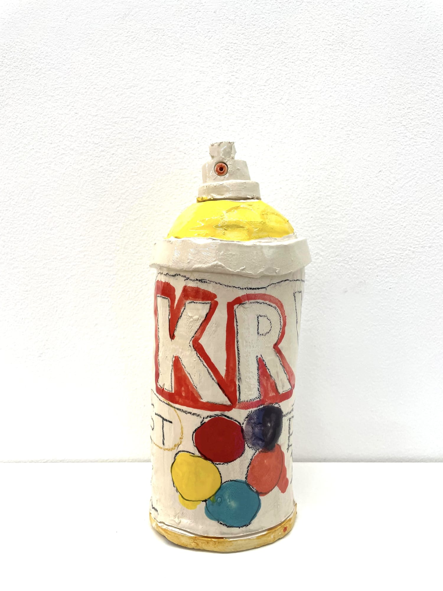 bombe de peinture / spray-paint can n°7 céramique émaillée - glazed ceramic année / year : 2020 - 2025 dimensions approx: 23 x 8 cm chaque cérimique est unique signée et datée each ceramic is unique signed and dated 380 €