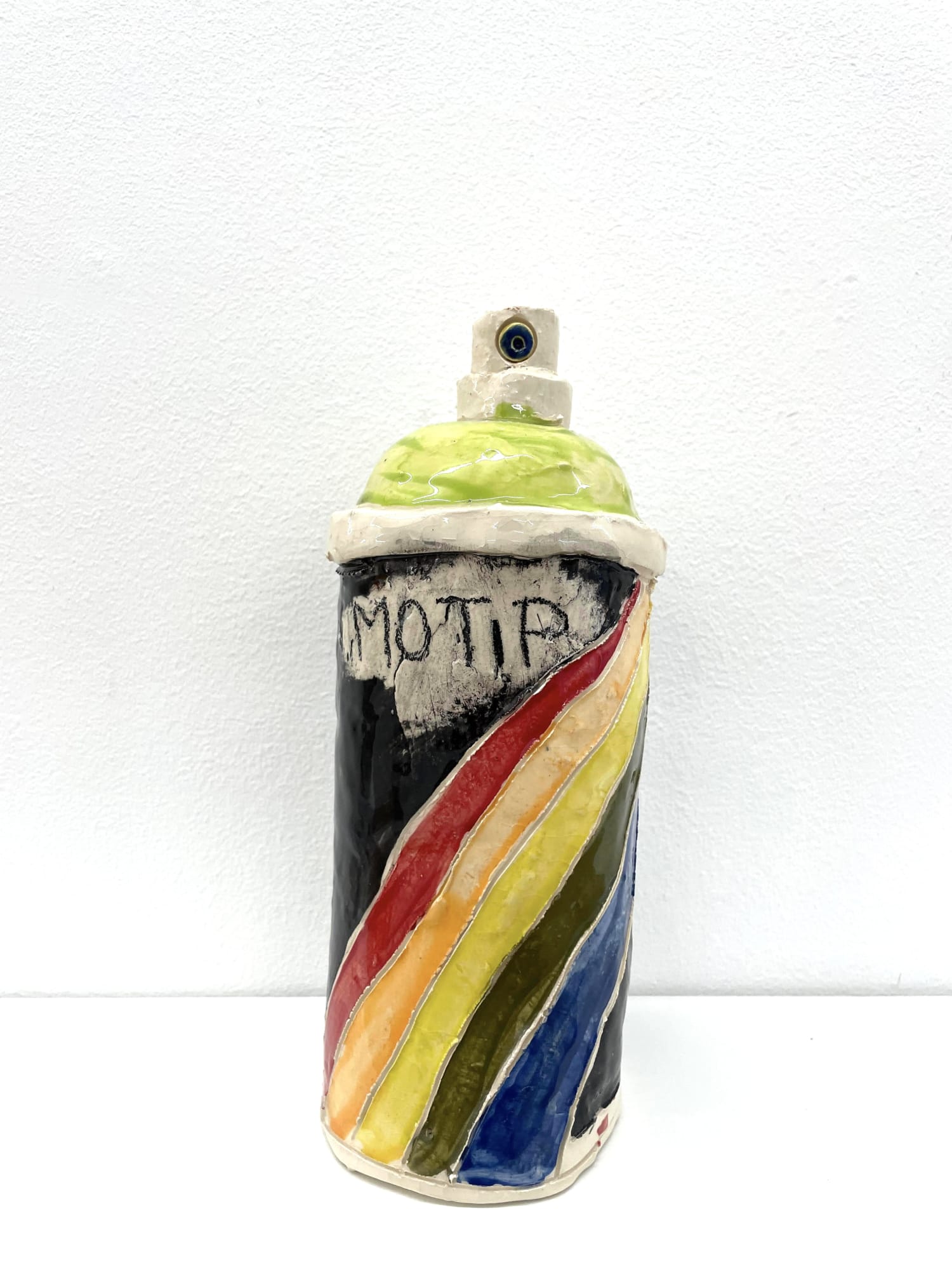 bombe de peinture / spray-paint can n°14 céramique émaillée - glazed ceramic année / year : 2020 - 2025 dimensions approx: 23 x 8 cm chaque cérimique est unique signée et datée each ceramic is unique signed and dated 380 €