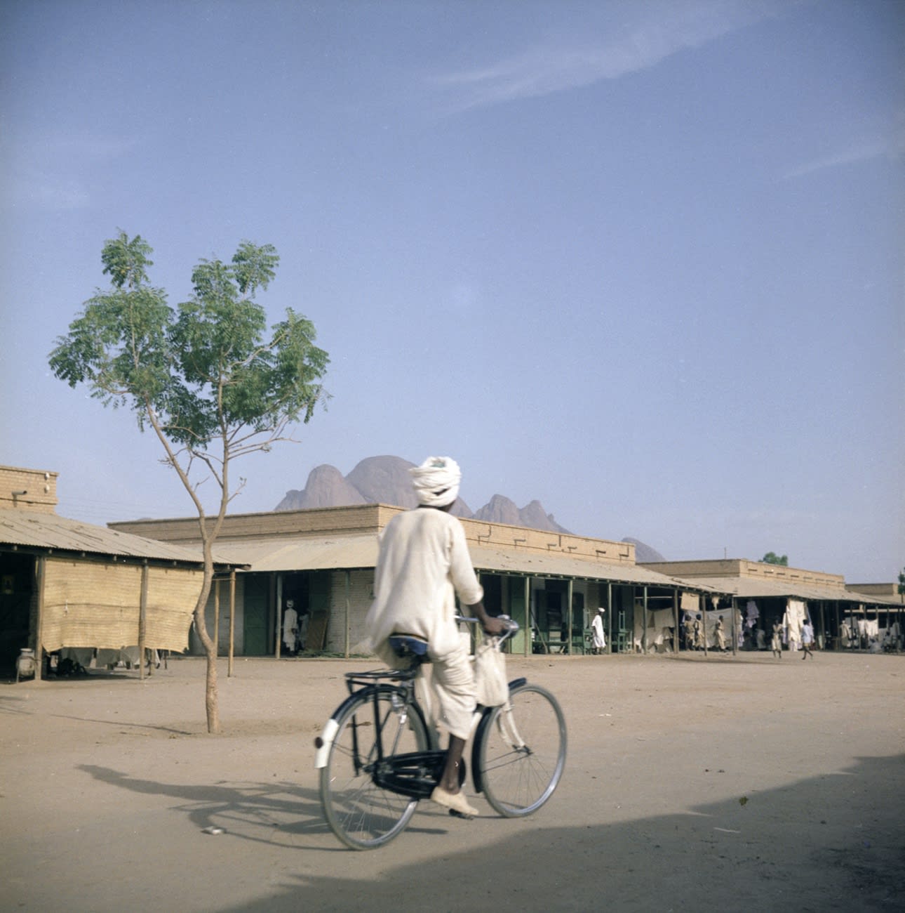 Outside the Frame: Todd Webb in Africa