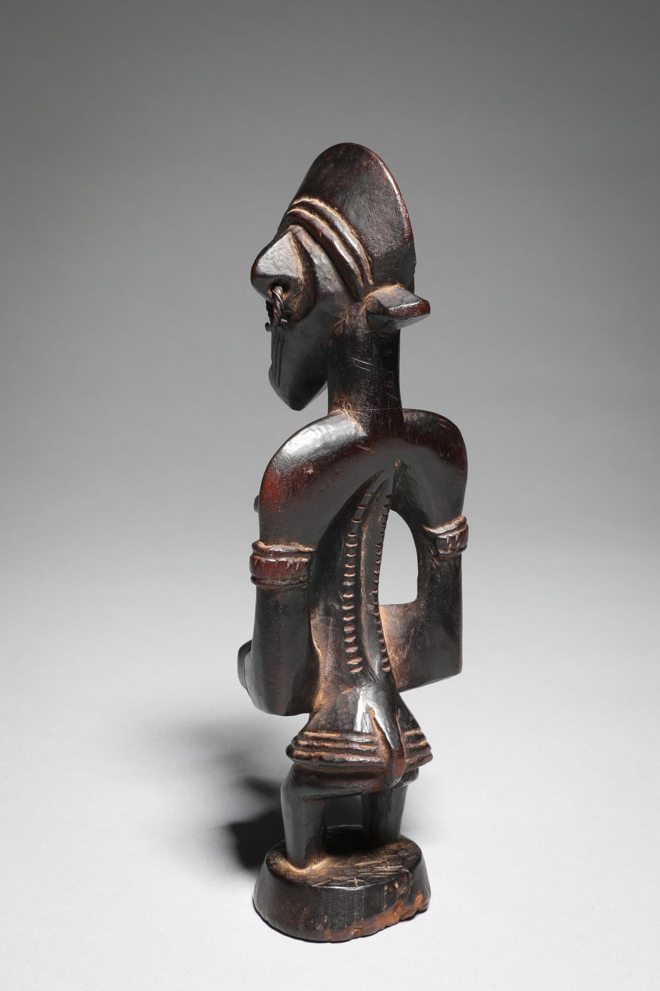 Statuette Tugubele Senoufo Côte d’Ivoire 22 cm Provenance: Merton Simpson (NY) Collection européenne.