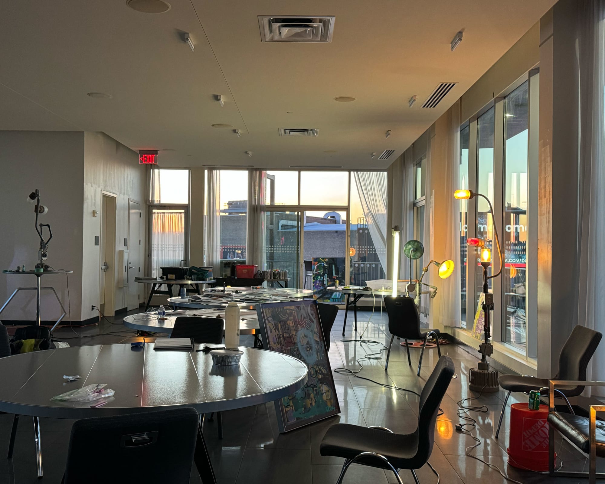 DAYDREAMING AT MIDNIGHT