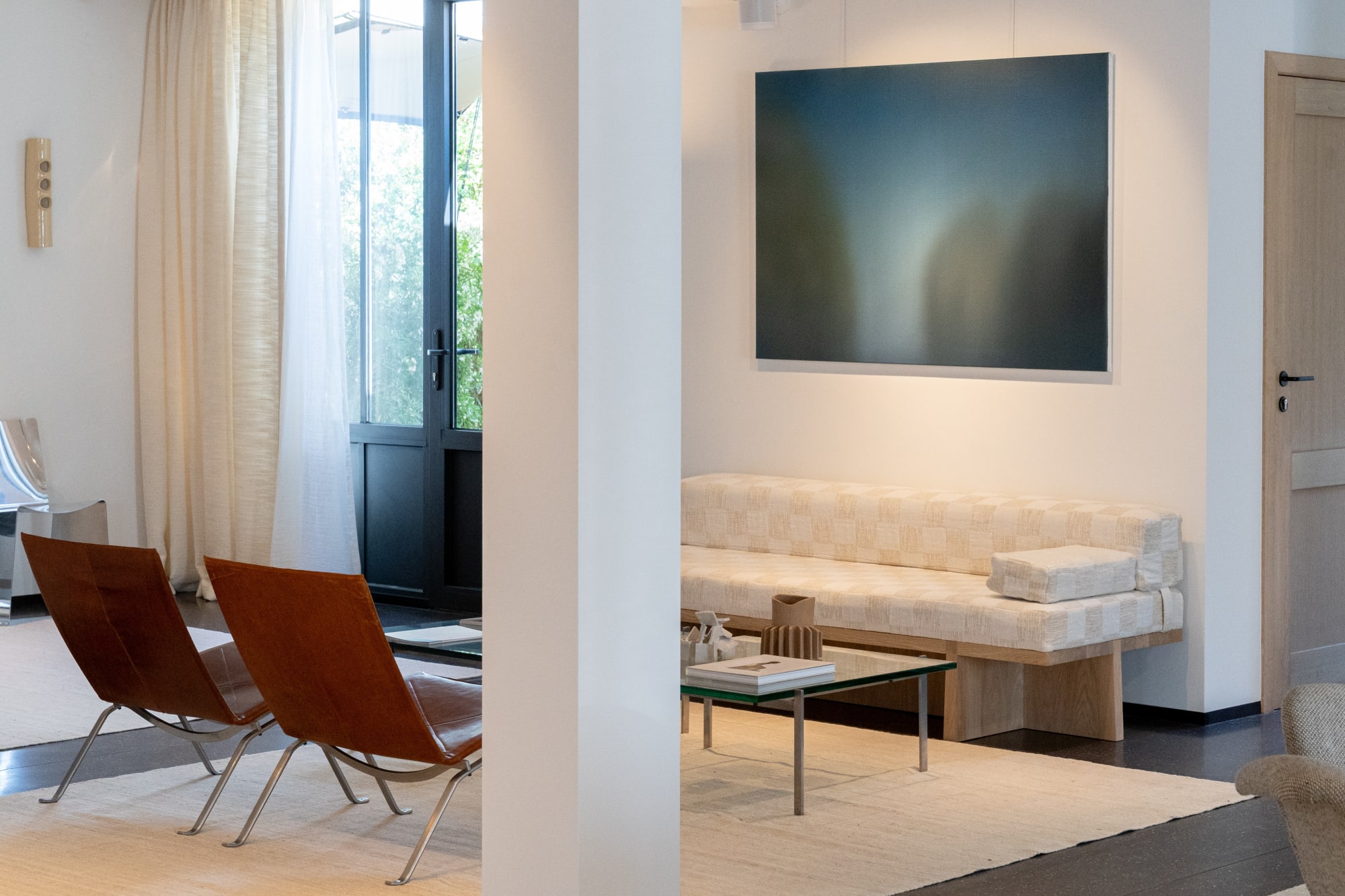 Tom Van Puyvelde: Continuum at Delen Private Bank, Waver, 2025. Photo's: Delen Bank © Buysse Gallery. All rights reserved.