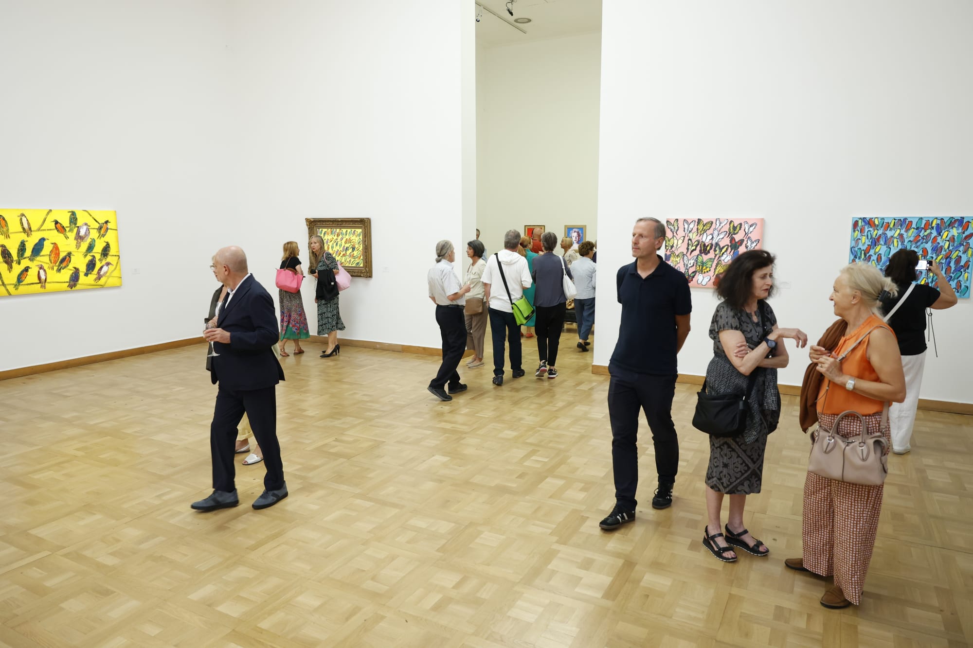 Hunt Slonem: The World of Exotica