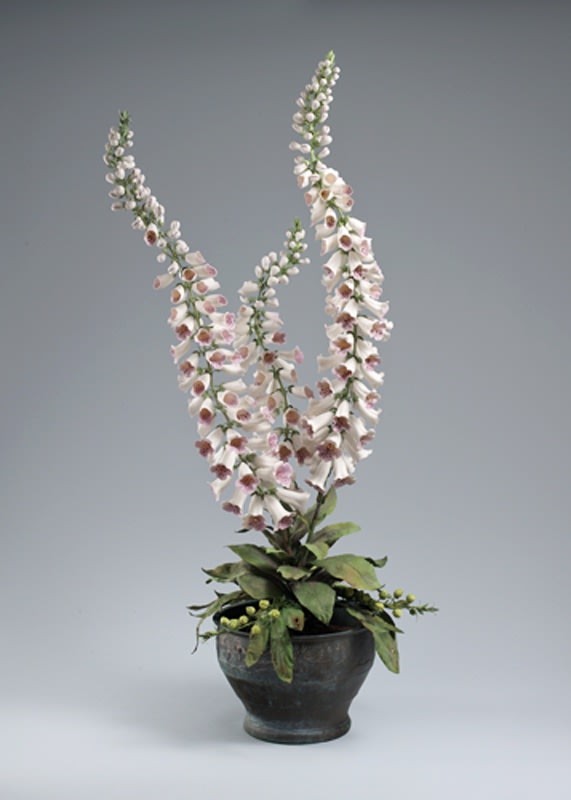 The Porcelain Splendor of Vladimir Kanevsky