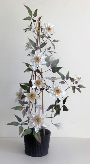 The Porcelain Splendor of Vladimir Kanevsky