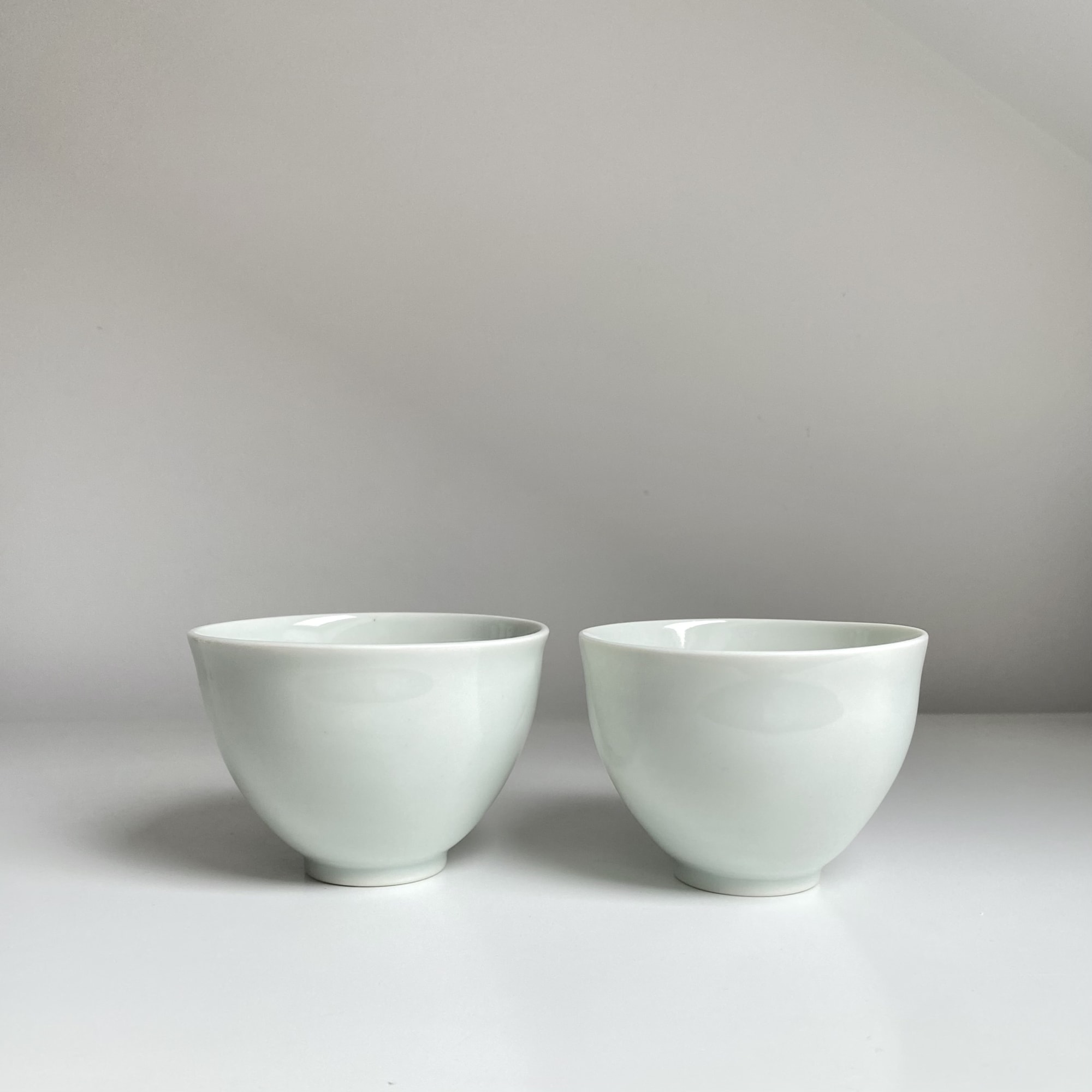 Robyn Hardyman, RH5 Moon Jar in Dark Grey