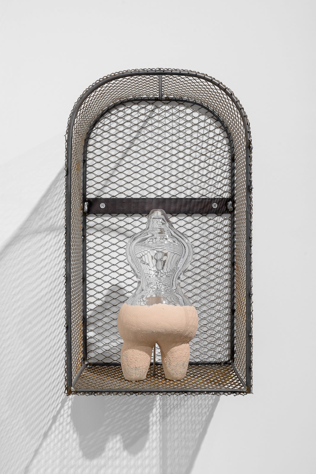 Figure 1,Les Dames 2022 Sculpture White blown glass, ceramic 28 x 13 cm Unique Artwork © Grégory Copitet