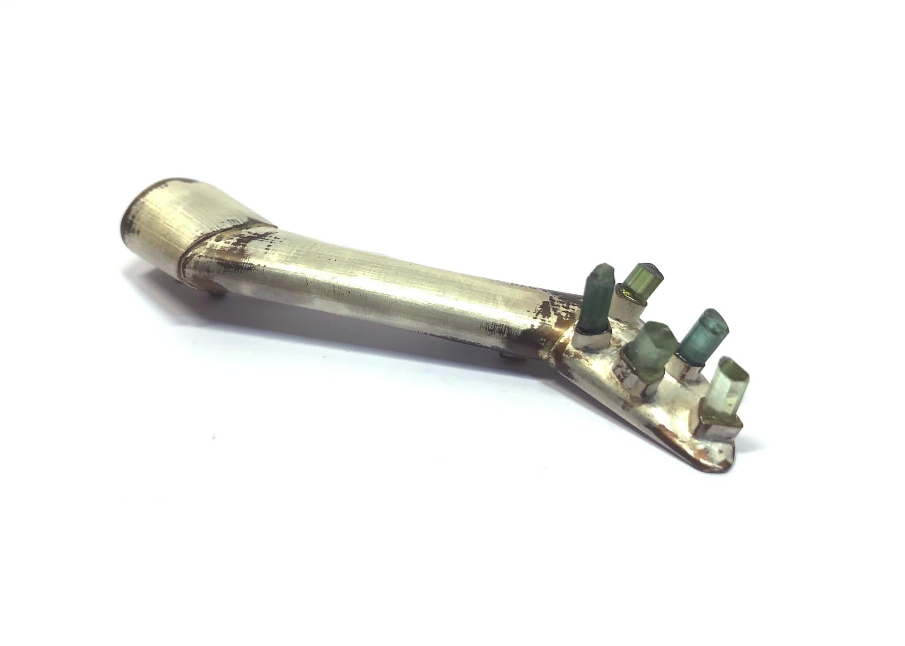 Estela Saez, Nakhla, 2019, brooch