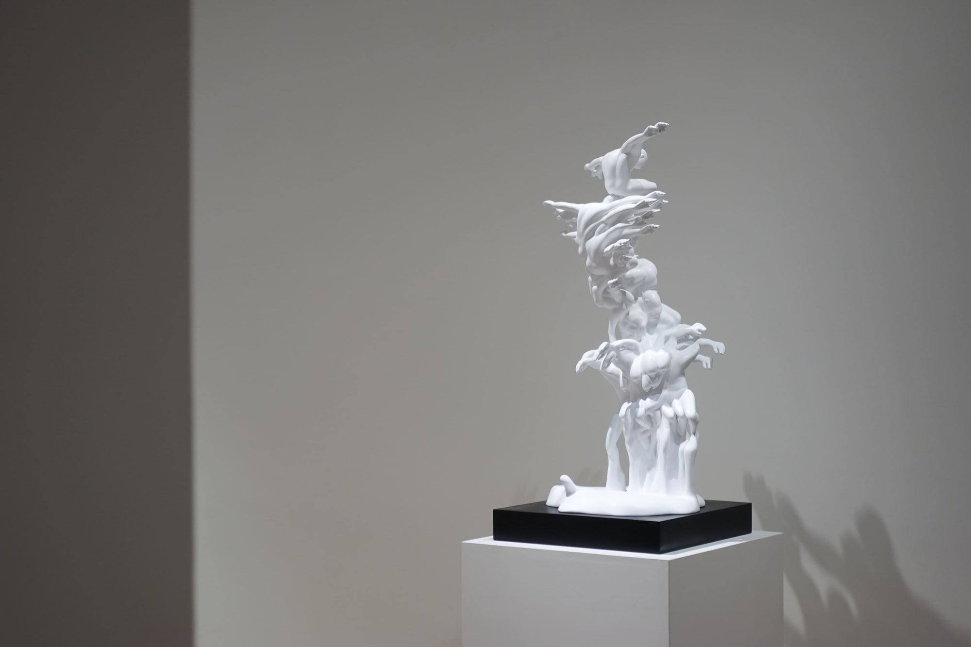 王尋雕塑展：導演型的雕塑家，動態間的捕捉手