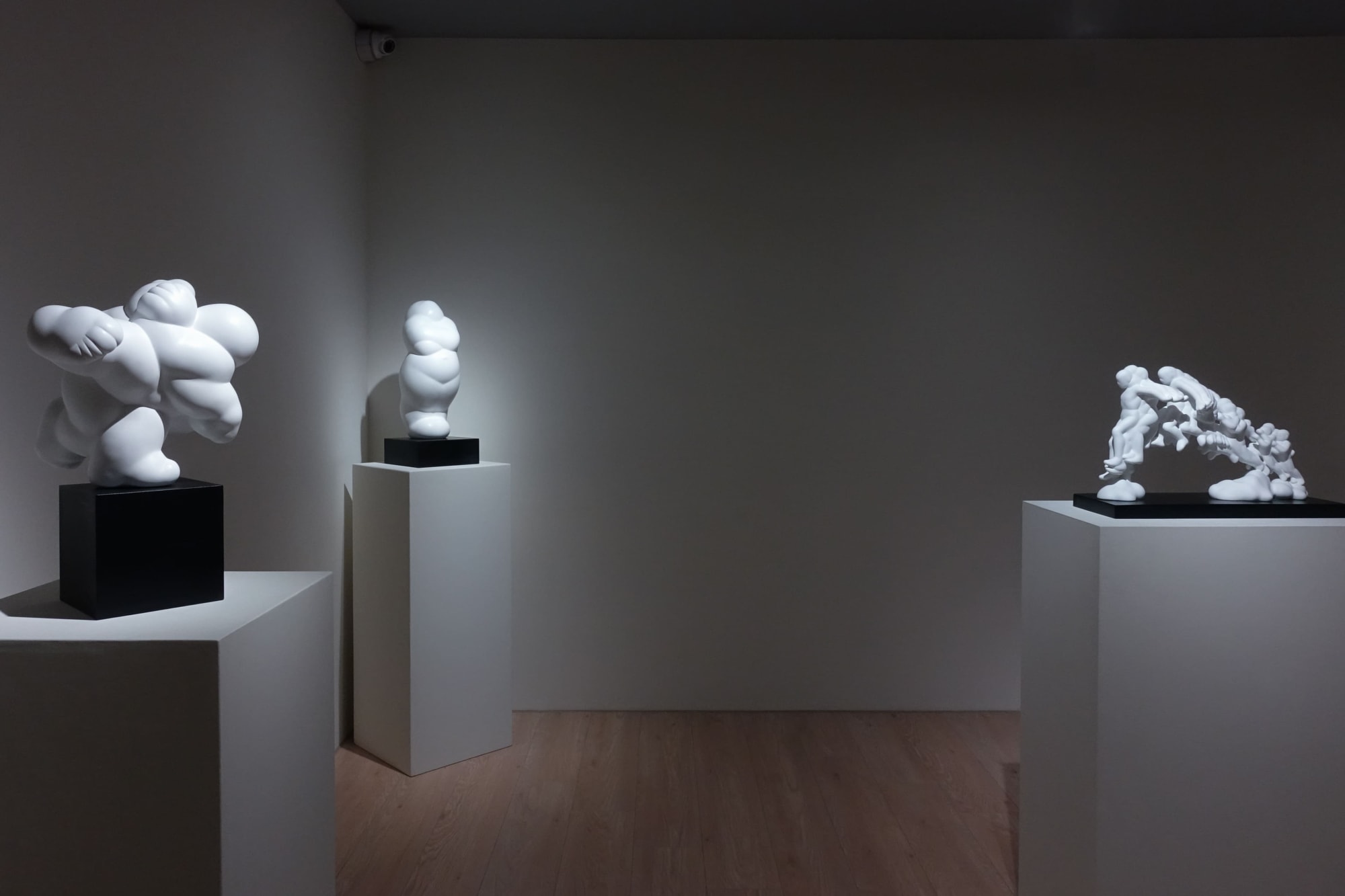 王尋雕塑展：導演型的雕塑家，動態間的捕捉手