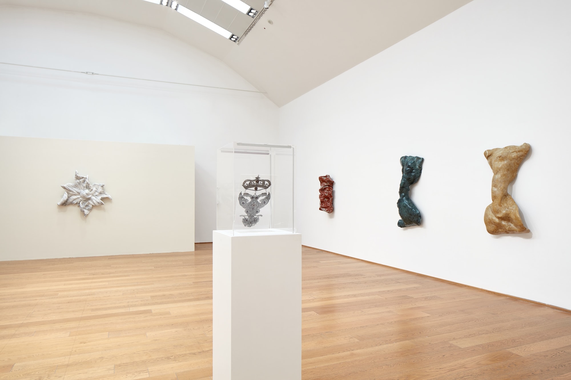 Lynda Benglis & Properzia de’ Rossi “Sculpitrici di capriccioso e destrissimo ingegno”